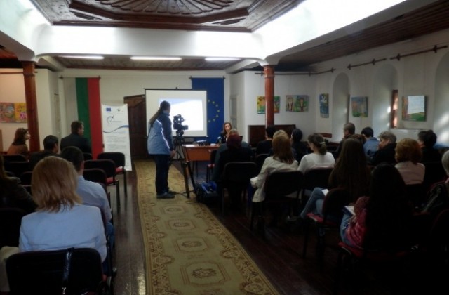 Възможности за кандидатстване на детски градини и училища представи ОИЦ - Кюстендил