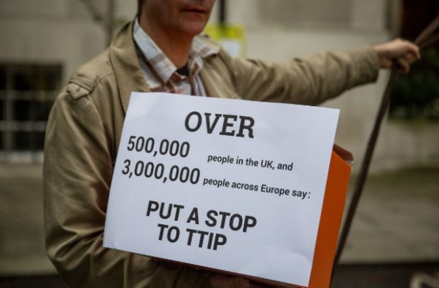 Петиция срещу споразумението за свободна търговия между ЕС и САЩ събра милиони подписи