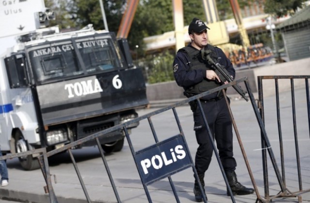 Броят на загиналите при двойния атентат в Анкара расте