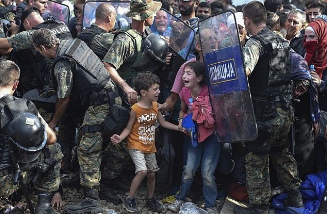 Чешкият президент обвини мигрантите, че използват деца като човешки щит