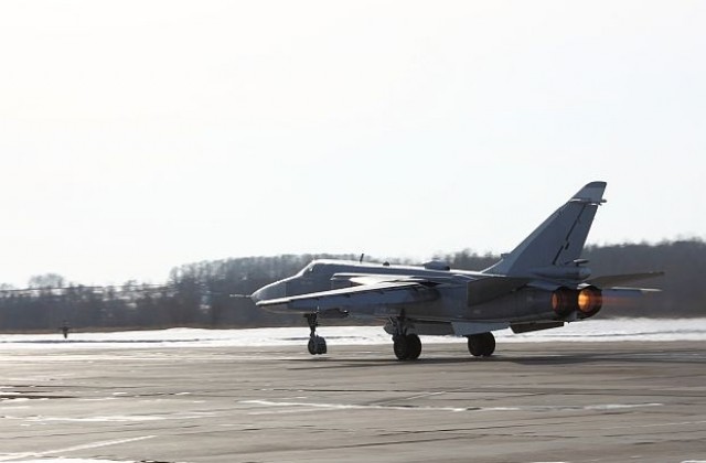Руски Су-24 хвърли бетонобойни бомби срещу джихадистите в Сирия