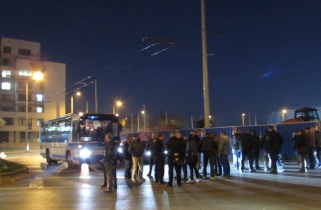 Полицаи от Пазарджик блокираха едното платно на „Тракия” в посока София