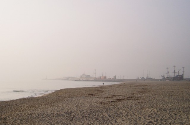 Пристанище Варна затворено заради мъгла