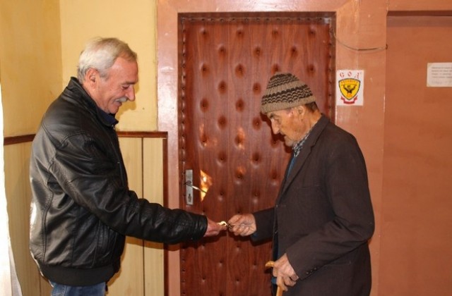 Ветеран от Втората световна връчи ключа на новият кмет на с. Георги Добрево