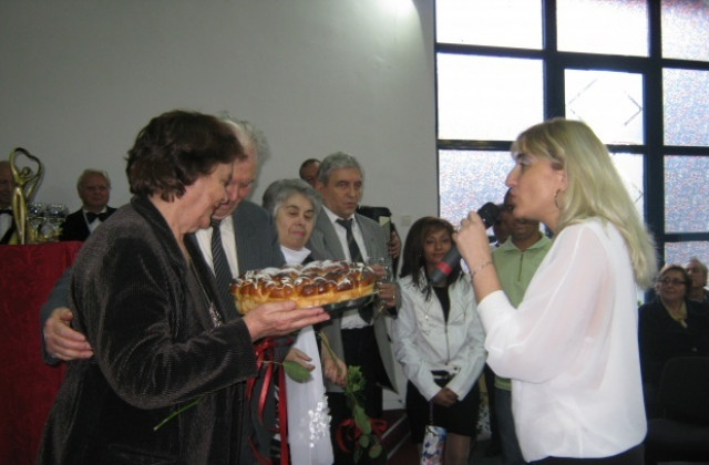 73 двойки ще честват златна, а 12 диамантена сватби в община Дупница