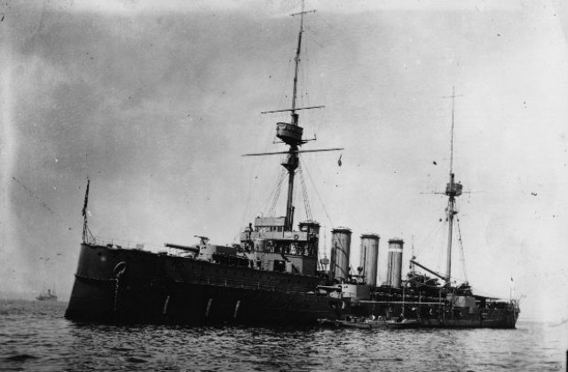 14 ноември: Ураган помита военни кораби край Крим, потъва и митичният „Принц”