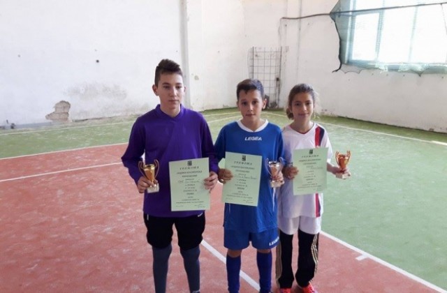 ПМГ е ученически шампион по футбол за 5- 7 клас на Кюстендил