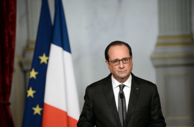 Франсоа Оланд обяви тридневен национален траур във Франция