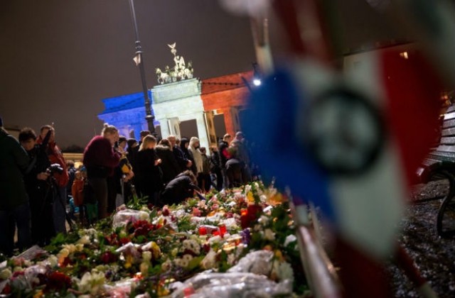 Париж след атаката: 129 жертви, 352 ранени, 99 в тежко състояние