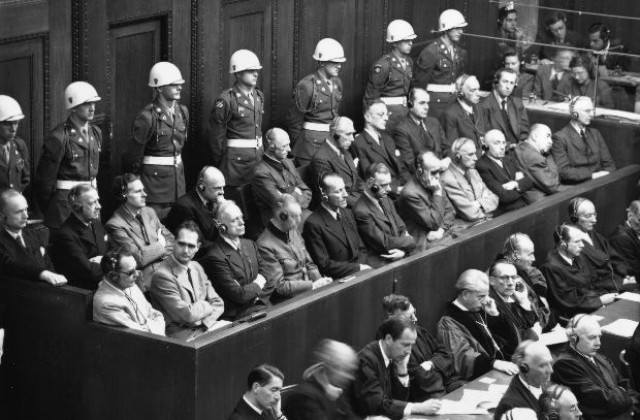 20 ноември: В Нюрнберг започват процеси срещу нацистите, разпалили Втората световна война
