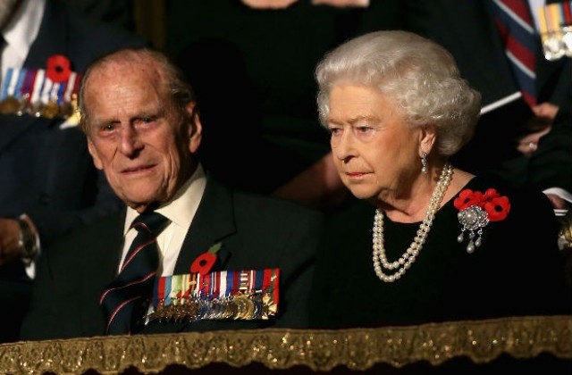 Кралица Елизабет II и принц Филип отпразнуваха 68-годишнината от сватбата си