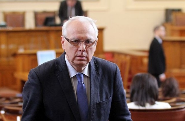 Депутатът Велизар Енчев гласува срещу себе си