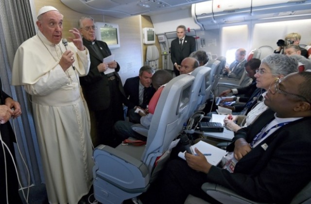 Папата: Светът е на прага на самоубийството, фундаментализмът е болест на всички религии