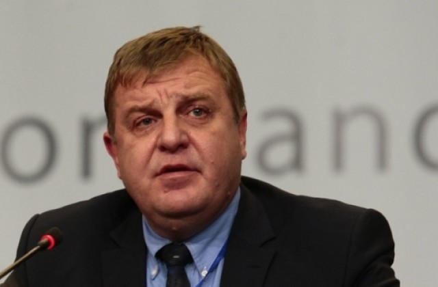 Каракачанов: Твърде тежка санкция е сваляне на доверието заради казаните с ракия