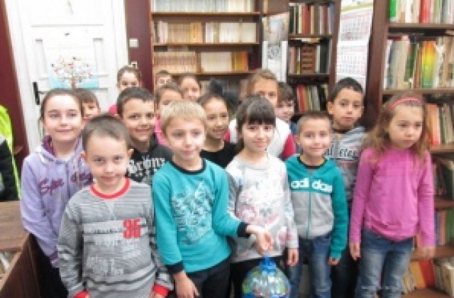Първокласници от Г. Оряховица се включиха в кампанията „Капачки в действие”