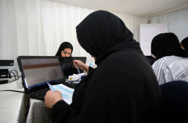 Жени гласуват за първи път в Саудитска Арабия