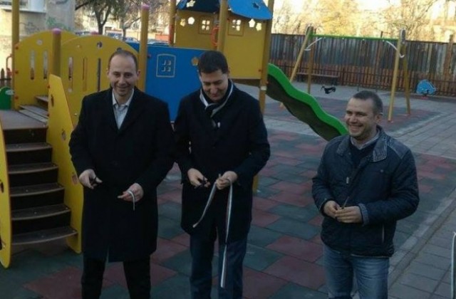 ВМРО И ГЕРБ режат заедно ленти в Пловдив