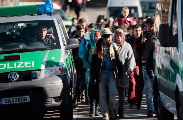 12 ранени след пожар в два хостела с бежанци в Бавария