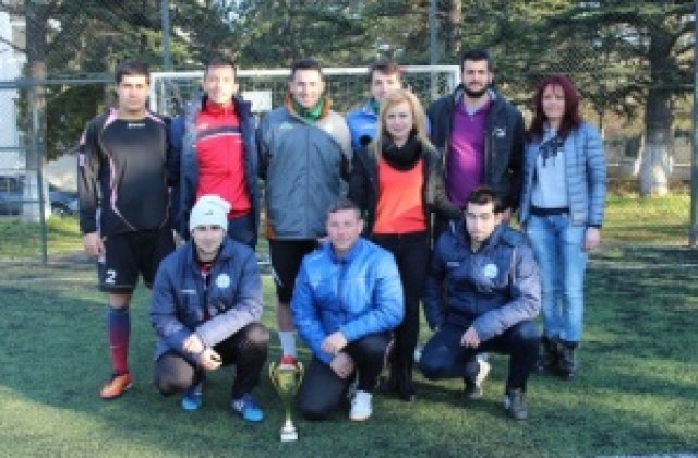 Светлана Ангелова награди победителите в турнир по футбол в Ценово