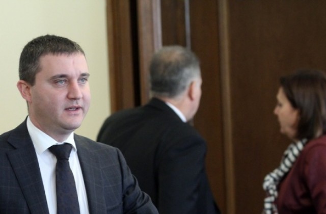 Горанов: Работата на агенция Митници е не да създават заетост, а да събира приходи