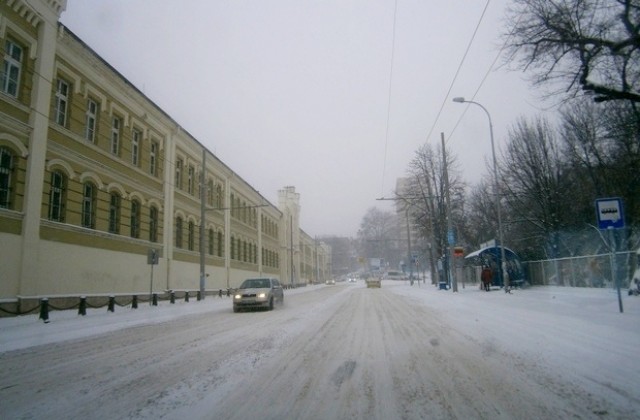 Община Плевен санкционира снегопочистващите фирми и затегна контрола