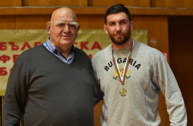 Вацата отново е №1 в България, 7 медала за борците от Кюстендил