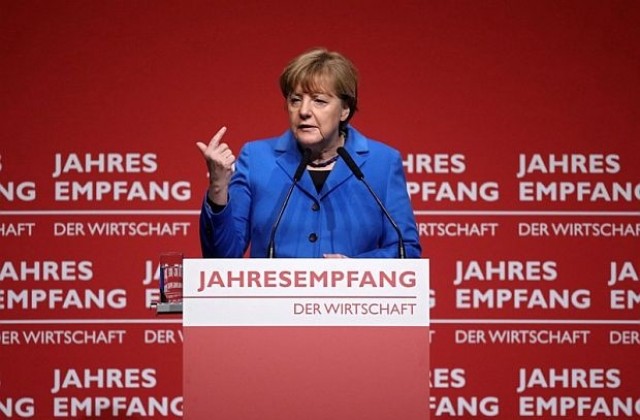 Меркел: Европа е уязвима заради бежанската криза