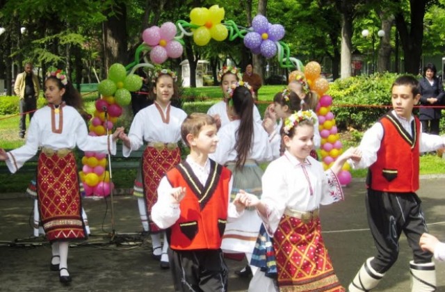 „Тракийче“ празнува петата си годишнина с голям концерт в Стара Загора