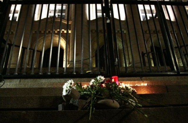 Стотици излязоха в София и Враца в памет на убития Тодор (СНИМКИ)