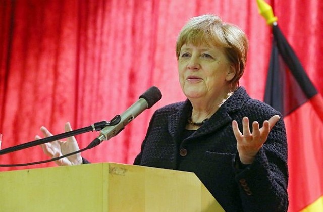 Меркел с ултиматум да промени подхода си към мигрантите до март