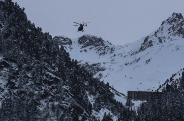 Петима войници загинаха при лавина във френските Алпи