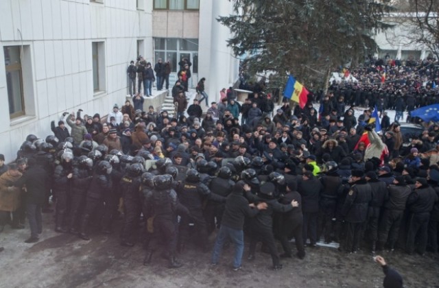 Безредици и напрежение в Молдова