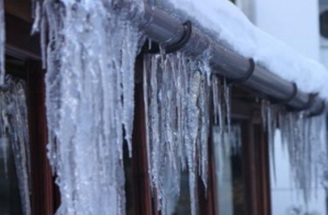Община Казанлък съветва: Повишено внимание  заради снеготопенето