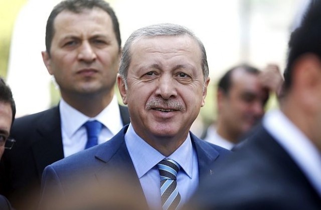 Ердоган заплашил, че ще наводни Гърция и България с имигранти