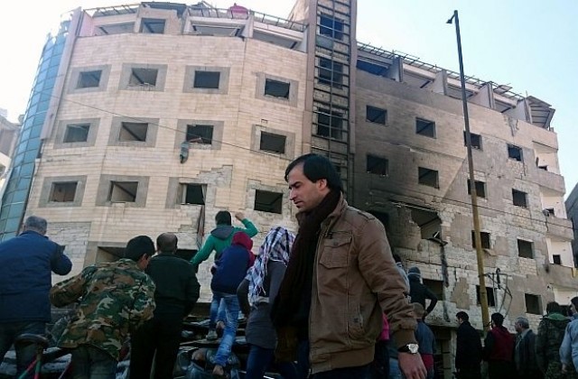 Кола бомба избухна в центъра на Дамаск, има убити