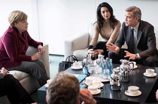 Ангела Меркел прие Джордж Клуни, за да го говорят за бежанците