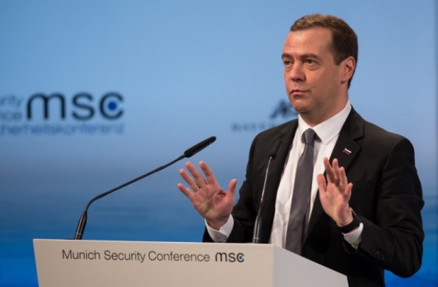 Медведев: Русия и Западът се хлъзгат към нова студена война