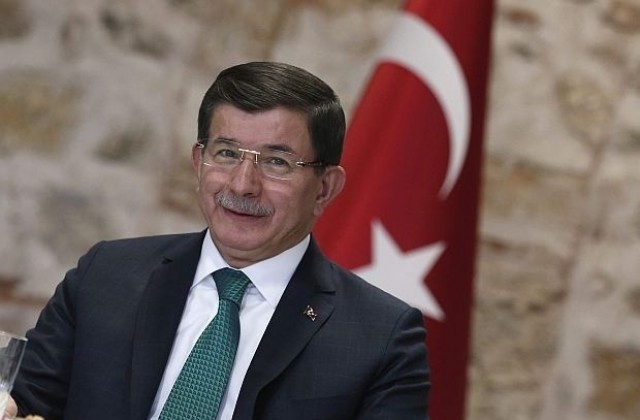 Турският премиер заплаши с военна операция кюрдите в Сирия