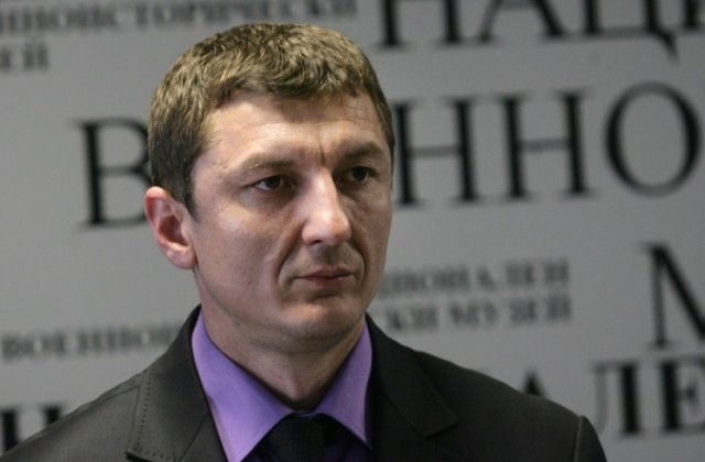 Зам.-министърът на отбраната Орхан Исмаилов остава на поста си