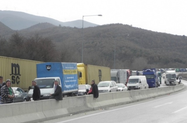 Посланикът ни в Гърция: Блокадата по границата не е целенасочена срещу България