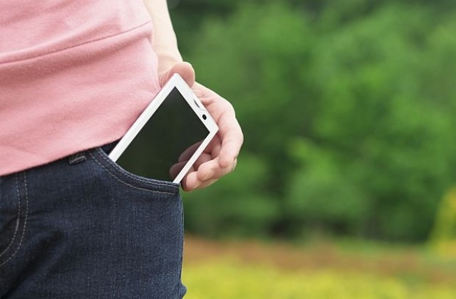 Смартфонът в джоба сварява сперматозоидите на мъжете