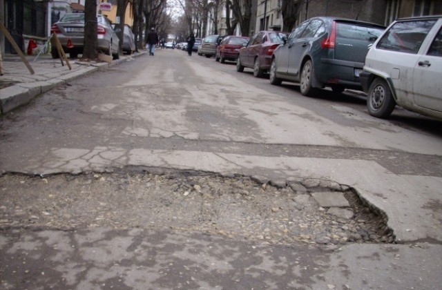Изкърпването на улиците в Добрич ще започне през април