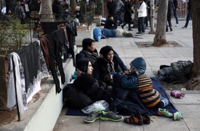 Гърция на ръба на хуманитарна катастрофа заради мигрантите