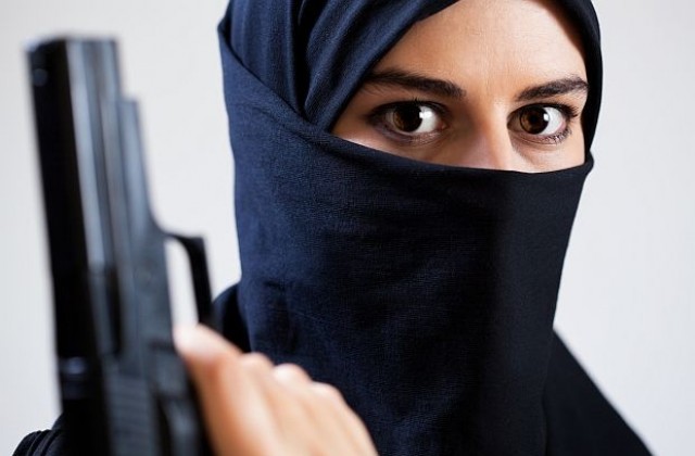 Невероятната история на Франциска, която поиска да стане джихадистка