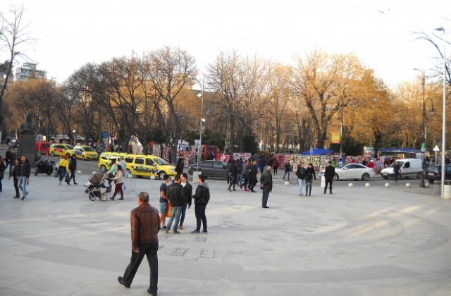 Обновеният площад на „Севастопол” събира 160 световни столици (СНИМКИ)