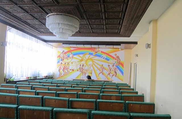 Ще ремонтират две училищни зали с пари по Красива България в Тервел