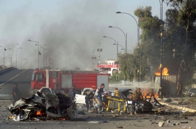 Десетки загинали в самоубийствен атентат североизточно от Багдад