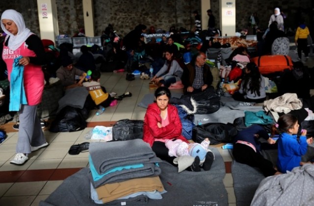 Австрийски министър: Европейската комисия е безпомощна пред имигрантите