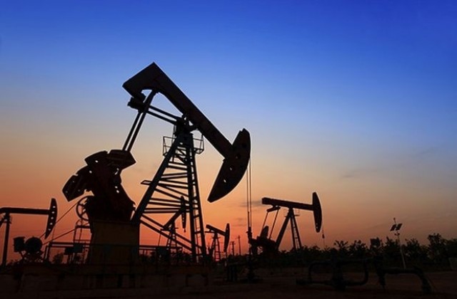 Водещите нефтени държави подкрепят замразяването на добивите