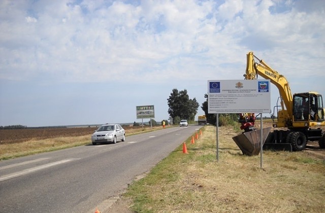 30 строители блокираха за половин час международния път към Румъния